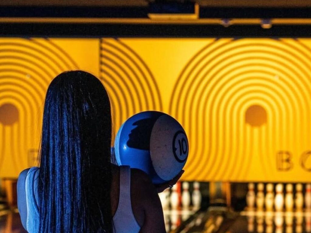 What to wear at a ski resort when not skiing?